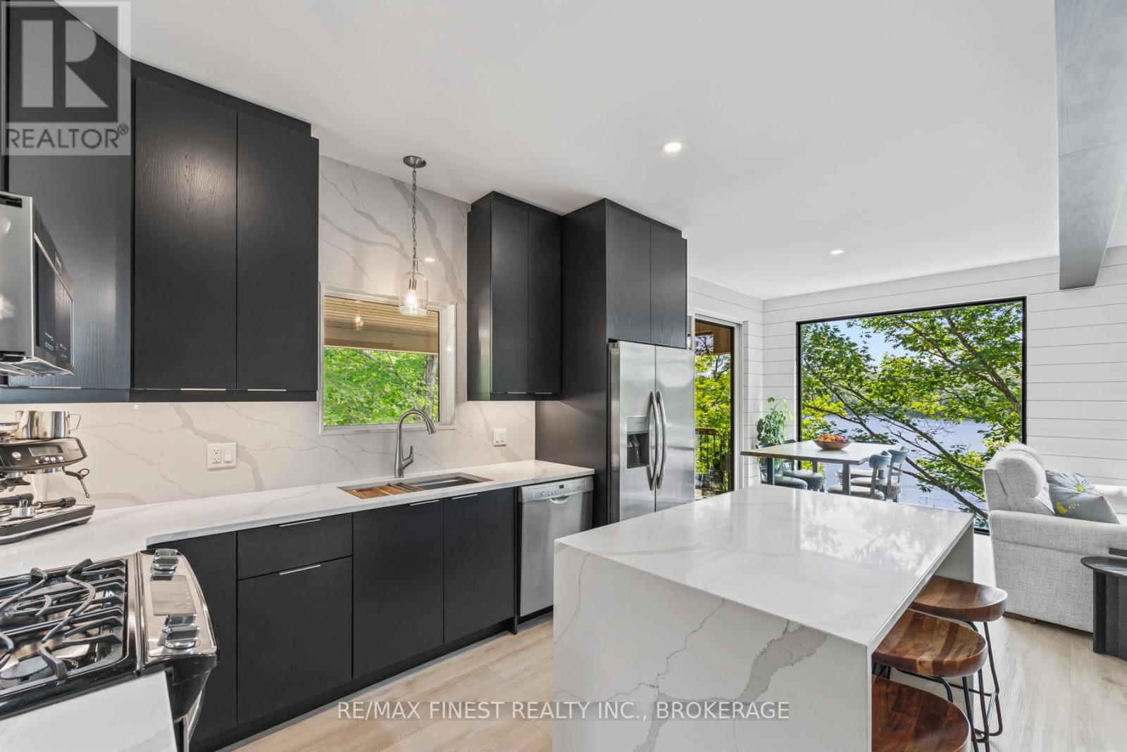 1005 MACDONALD LANE - 6