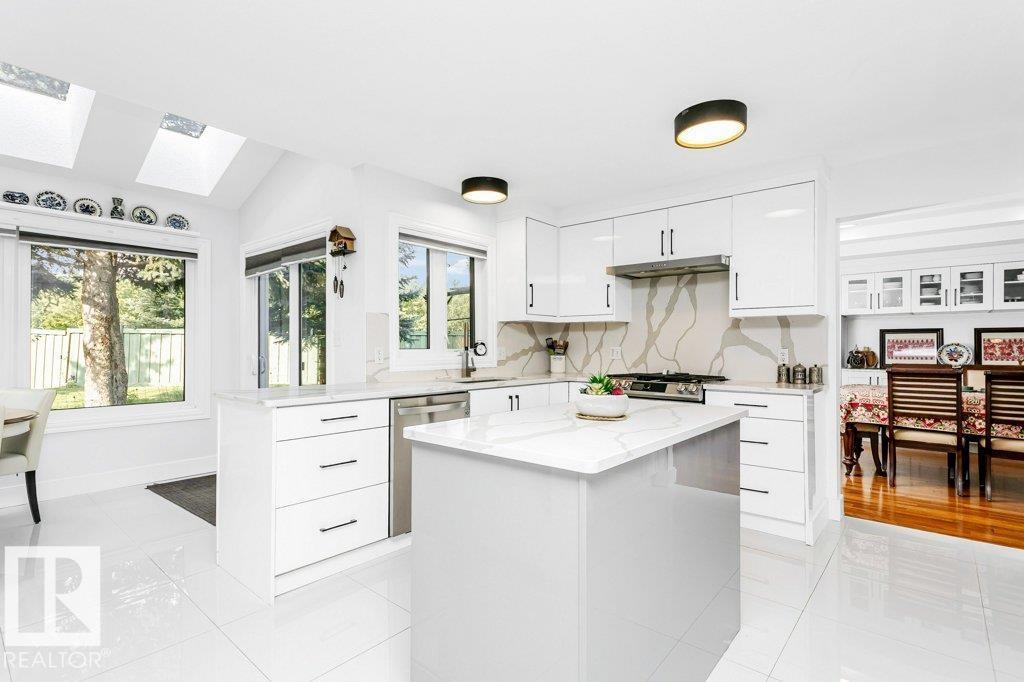 781 WELLS WD NW, Edmonton