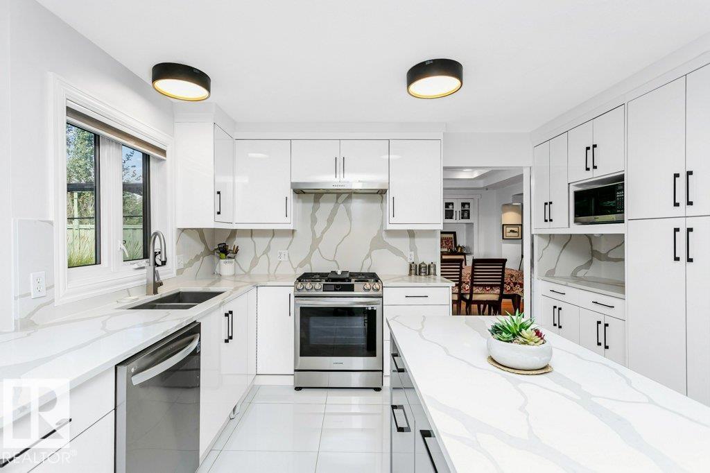 781 WELLS WD NW, Edmonton