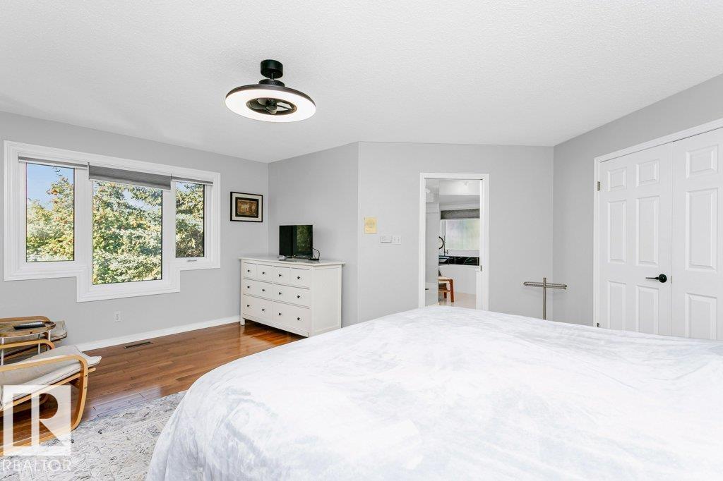 781 WELLS WD NW, Edmonton