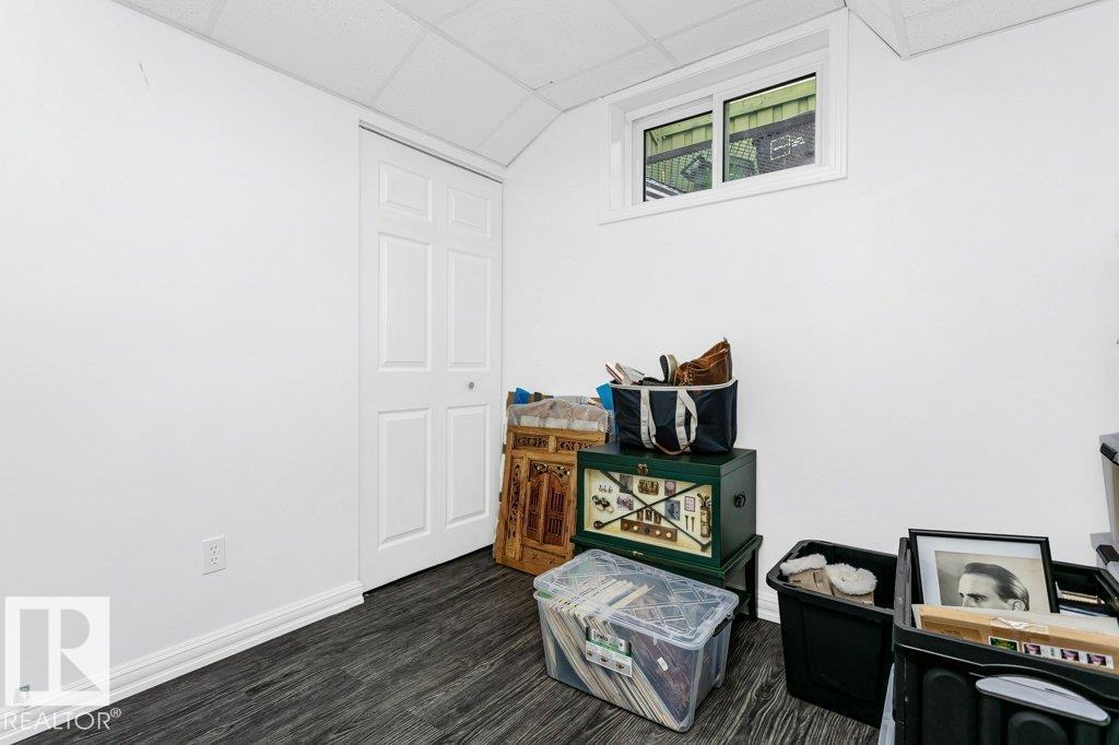 781 WELLS WD NW, Edmonton