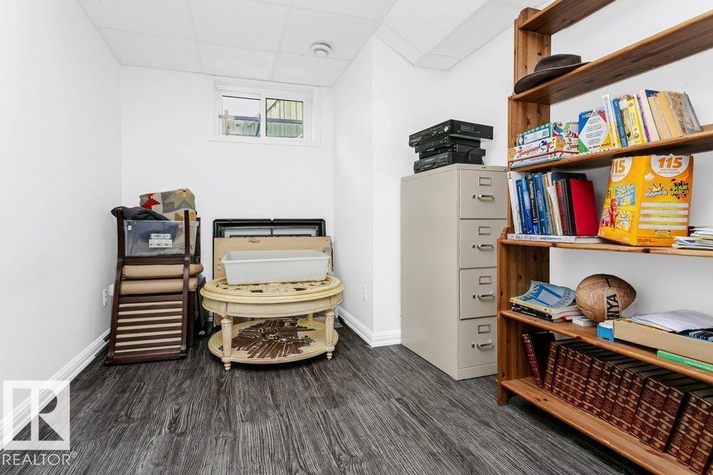 781 WELLS WD NW, Edmonton