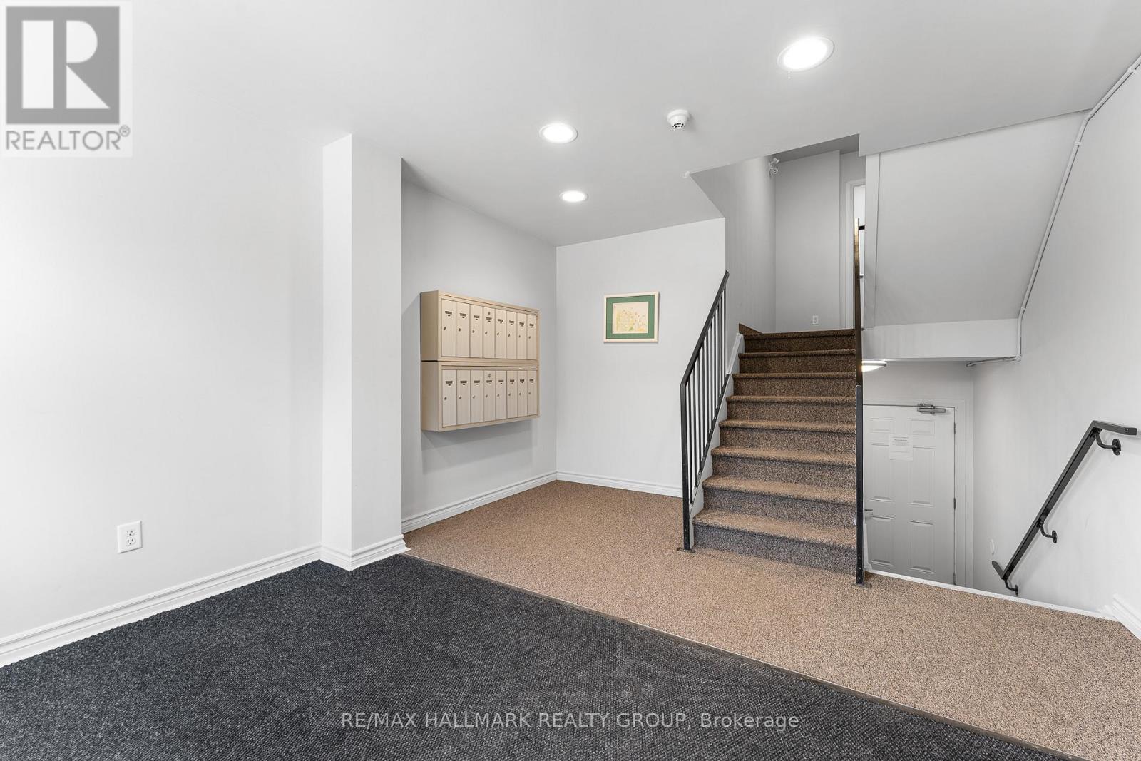 401 - 646 CUMMINGS AVENUE — photo 32