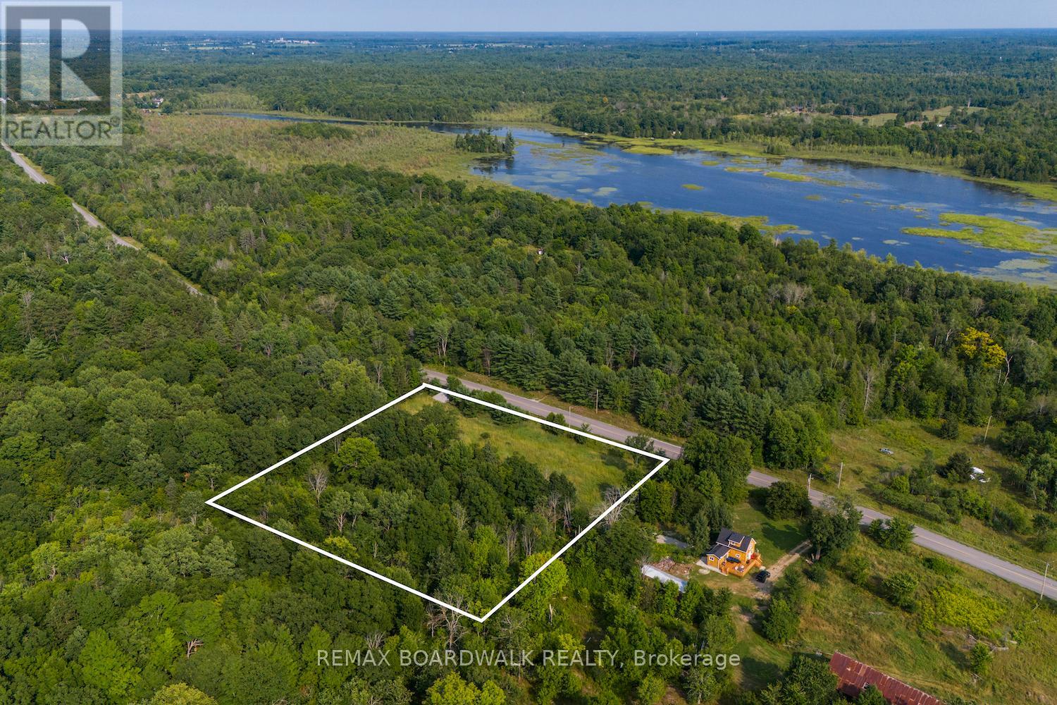 752 BENNETT LAKE ROAD