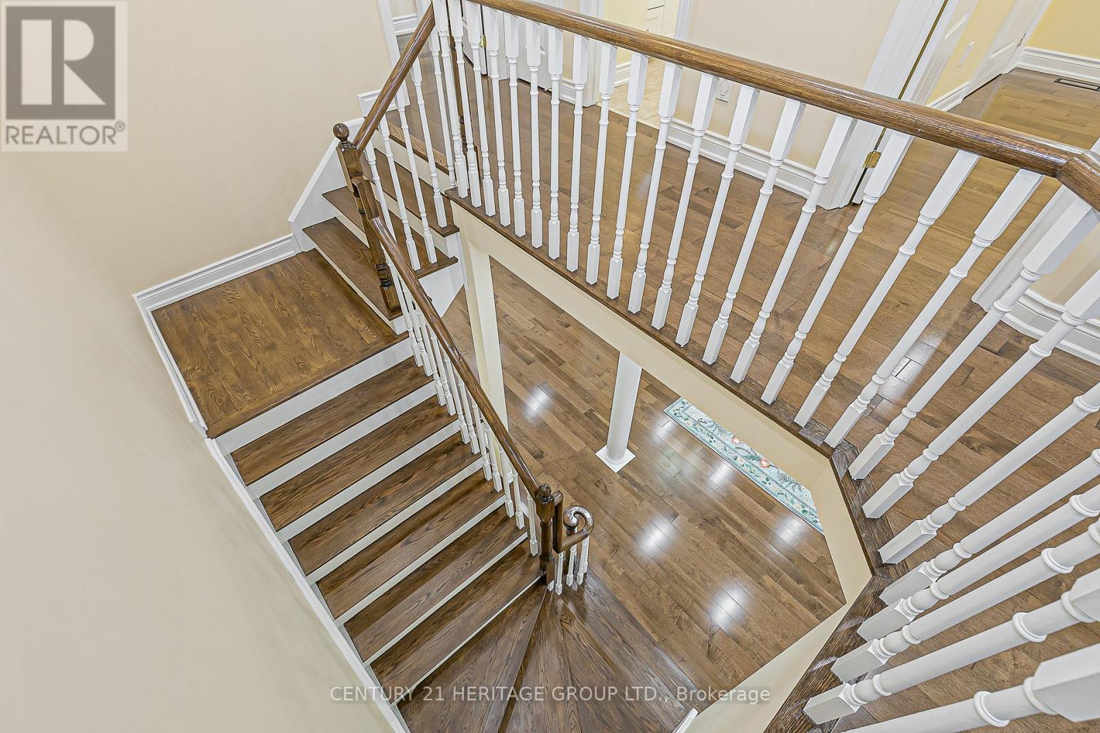 20 TRISH DRIVE - 13