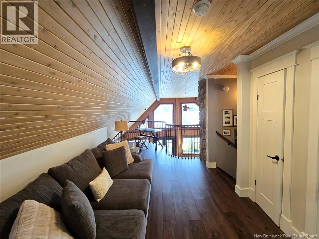 52 SHAMROCK VALLEY - 44