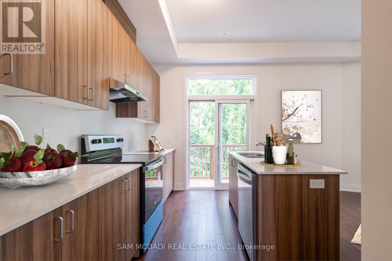 90 SALINA STREET - 23
