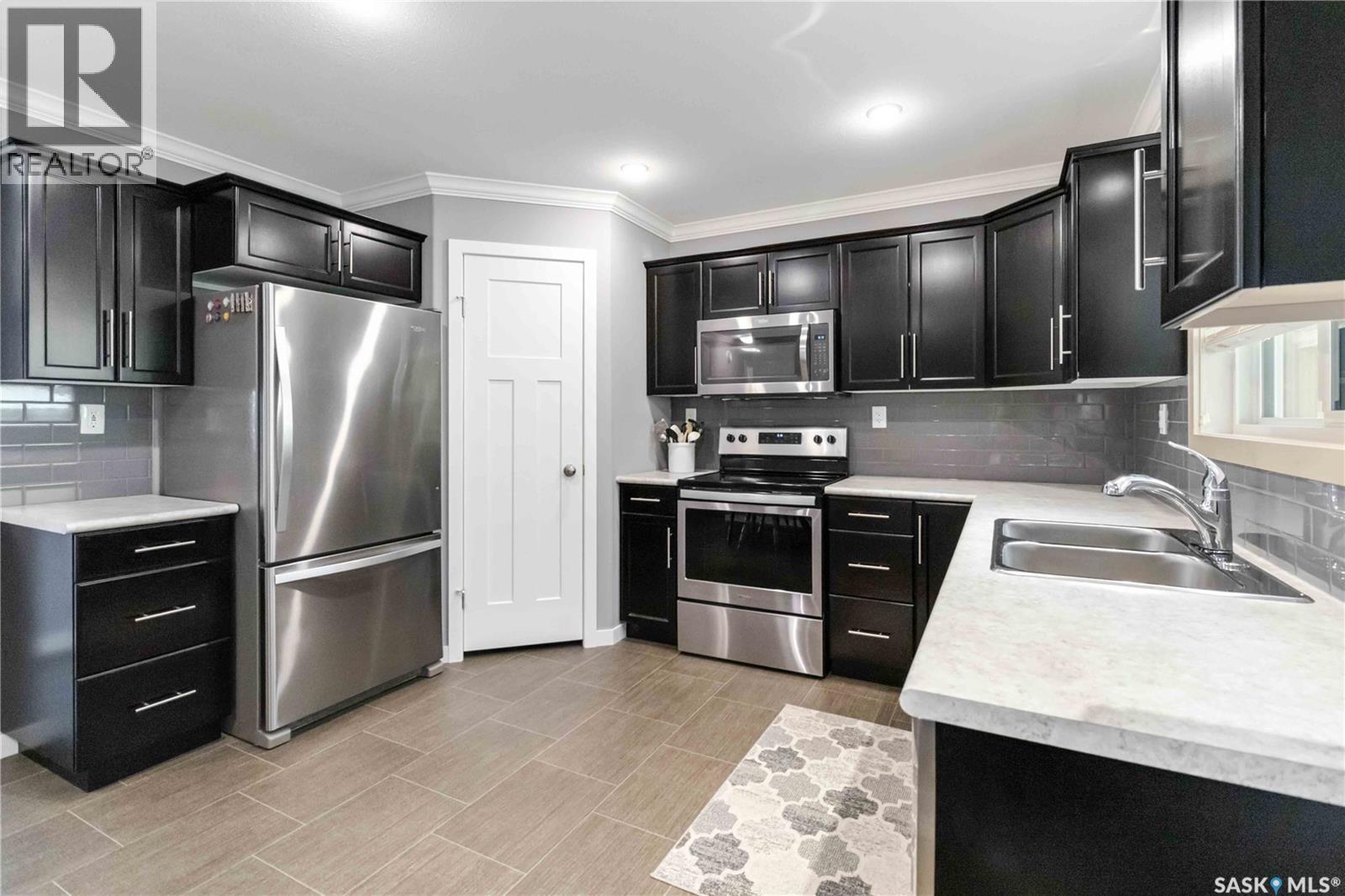 108 SUNRISE CRESCENT - 9