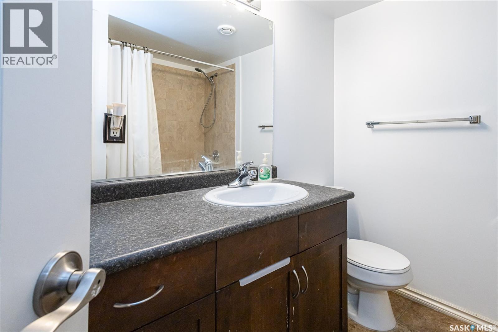 #104 1013 LANSDOWNE AVENUE - 15