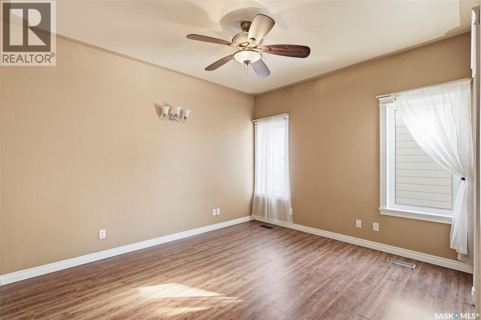 540 ENS CRESCENT - 12