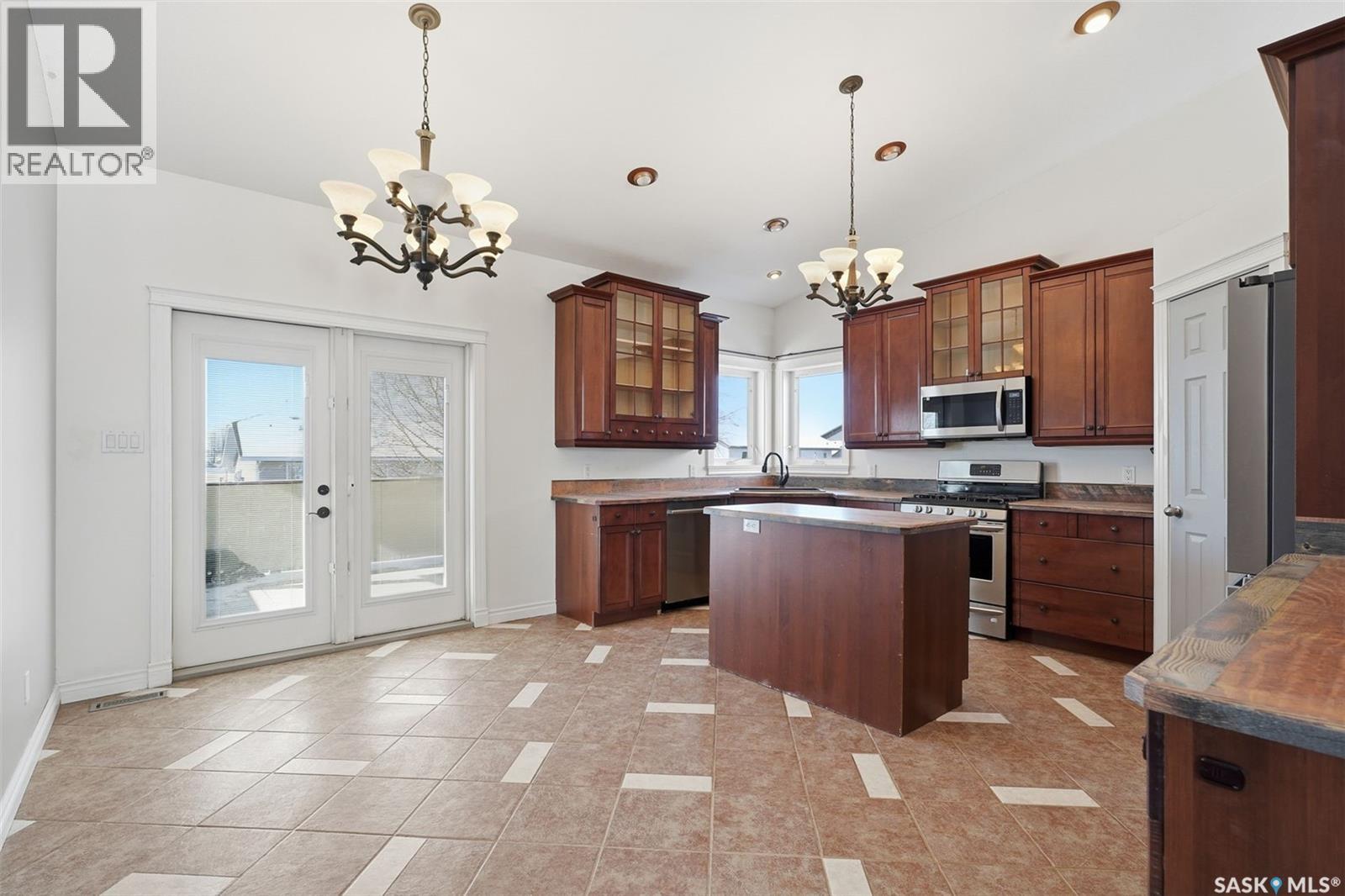 540 ENS CRESCENT - 5