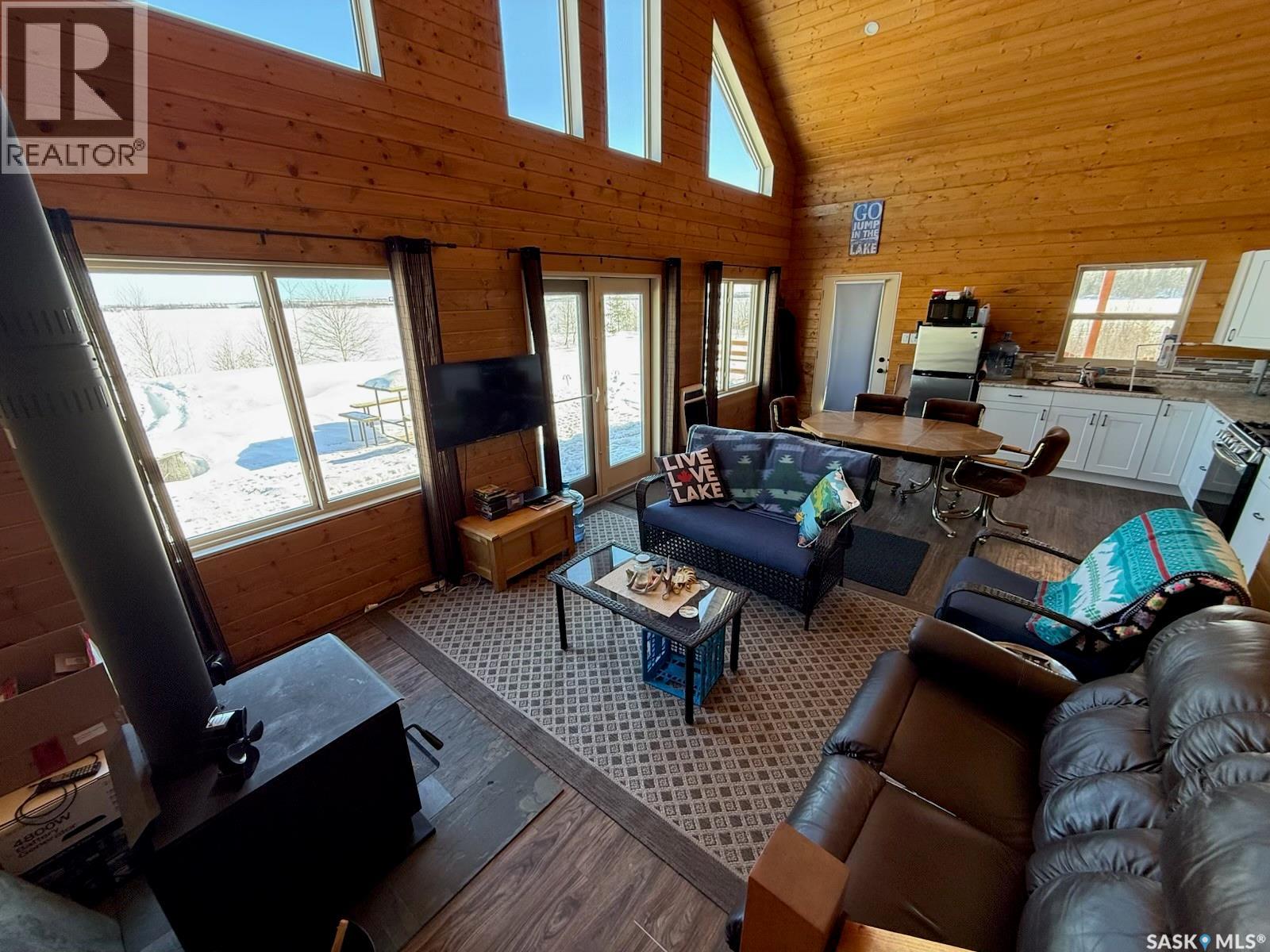 CABIN IN REYNOLDS BAY, NEMEIBEN LAKE - 12