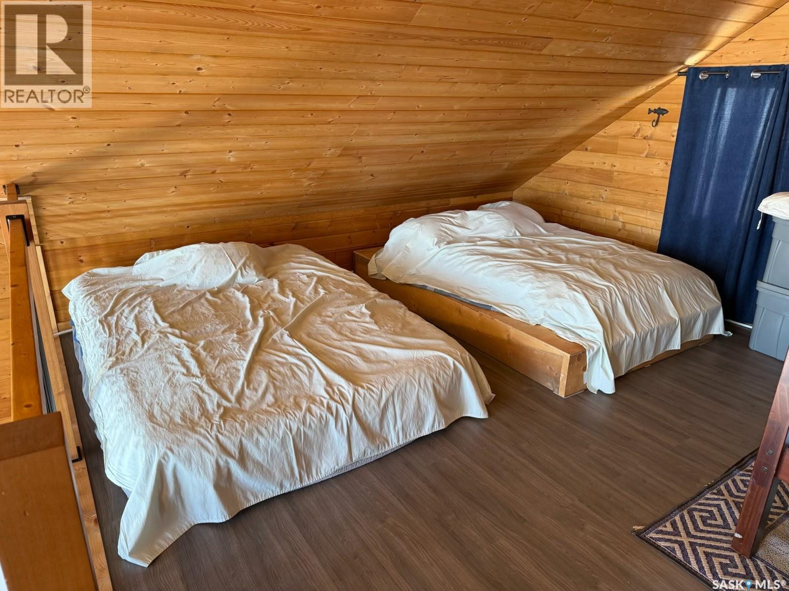 CABIN IN REYNOLDS BAY, NEMEIBEN LAKE - 18