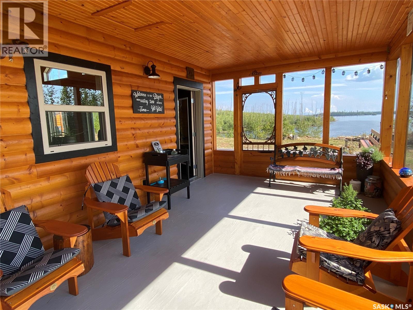 CABIN IN REYNOLDS BAY, NEMEIBEN LAKE - Image 2