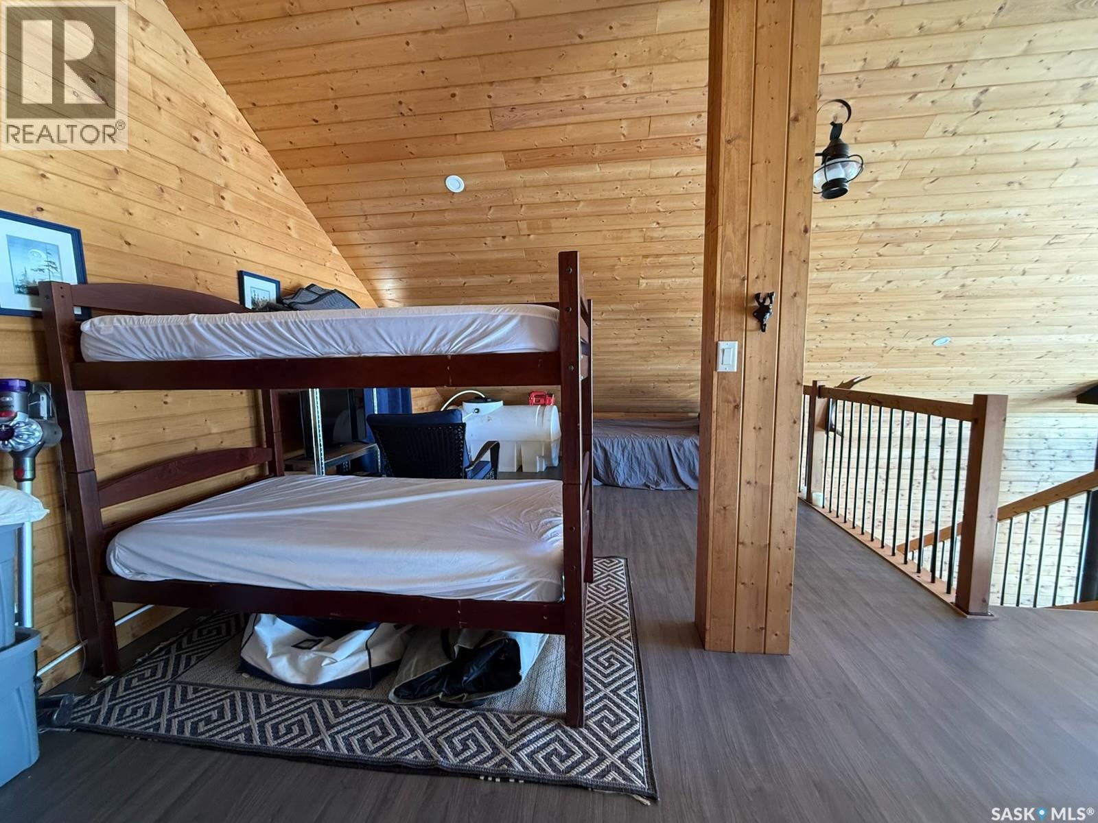 CABIN IN REYNOLDS BAY, NEMEIBEN LAKE - 20