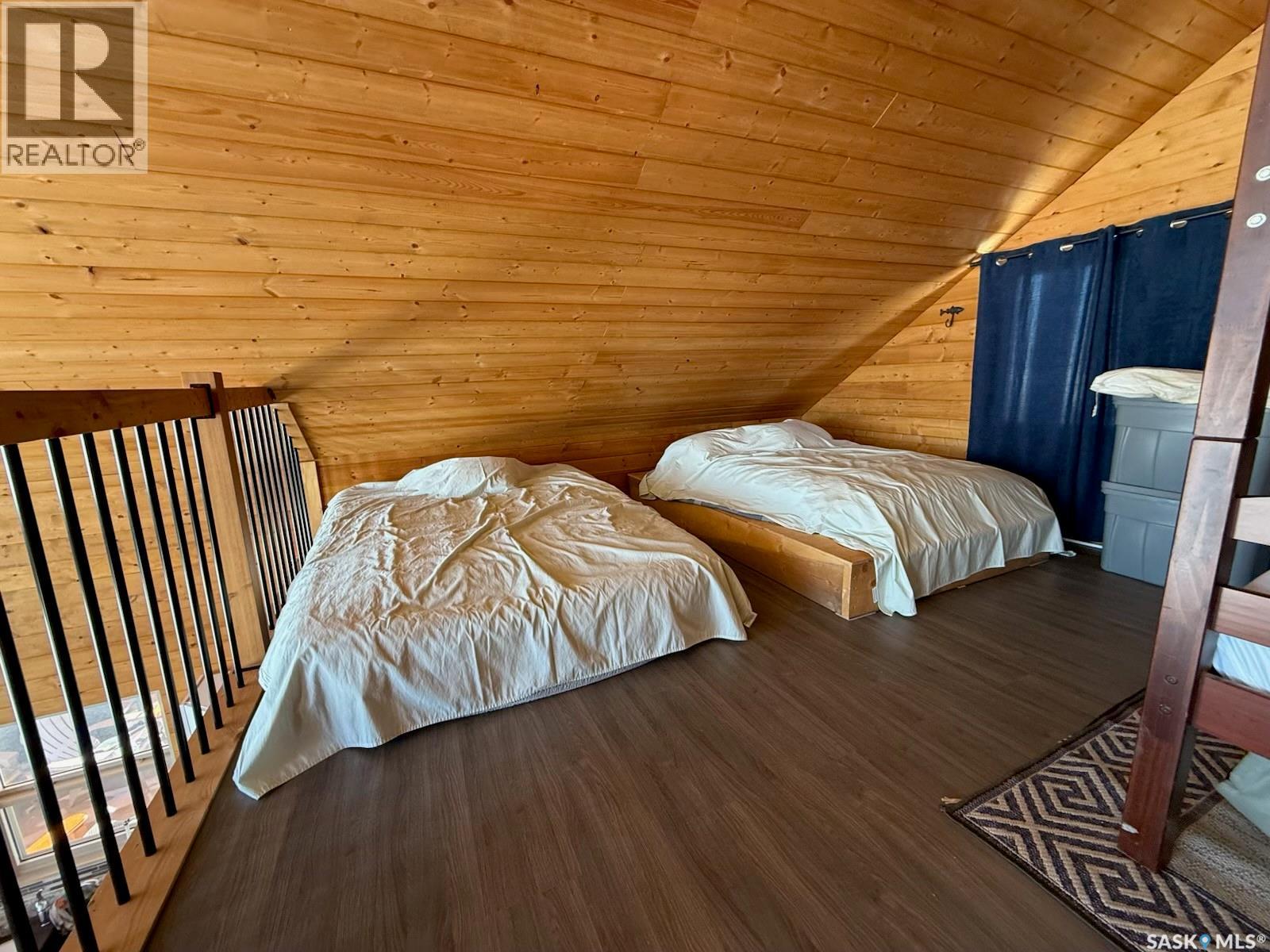 CABIN IN REYNOLDS BAY, NEMEIBEN LAKE - 22