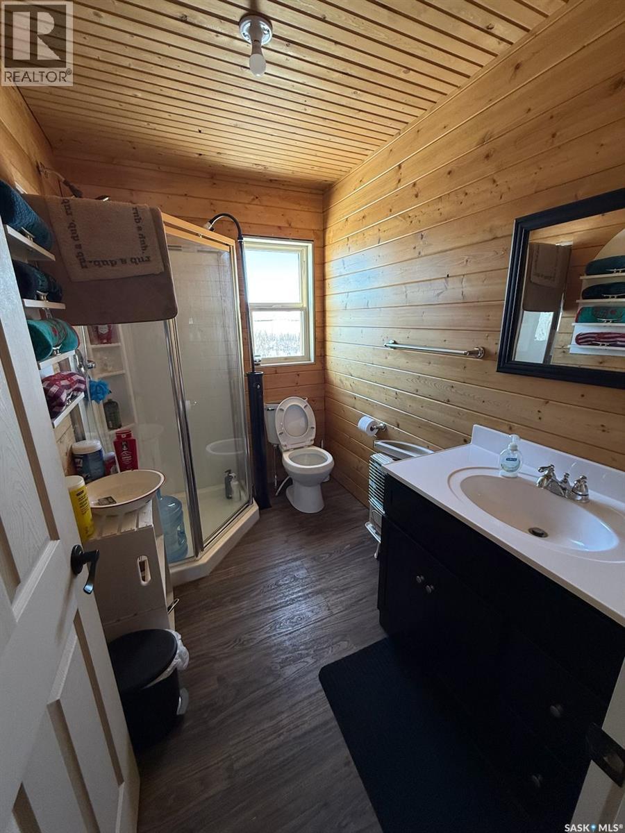 CABIN IN REYNOLDS BAY, NEMEIBEN LAKE - 24