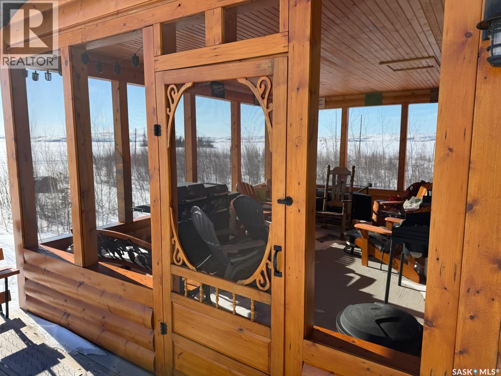 CABIN IN REYNOLDS BAY, NEMEIBEN LAKE - 30