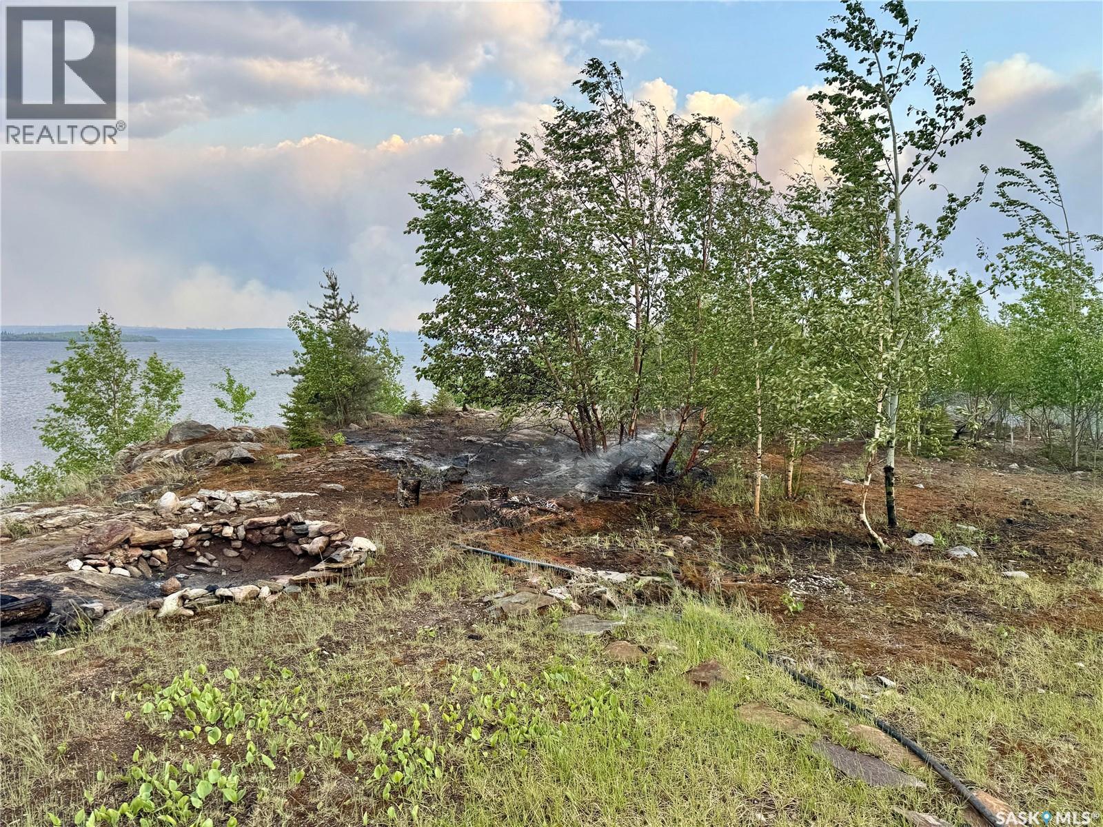 CABIN IN REYNOLDS BAY, NEMEIBEN LAKE - 37