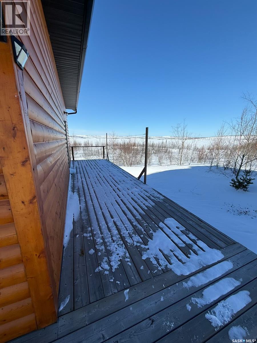 CABIN IN REYNOLDS BAY, NEMEIBEN LAKE - 40
