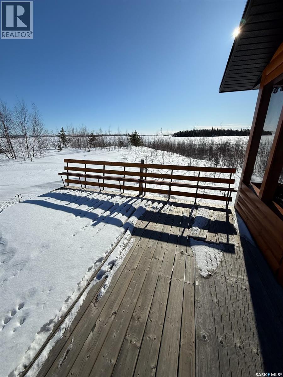 CABIN IN REYNOLDS BAY, NEMEIBEN LAKE - 41