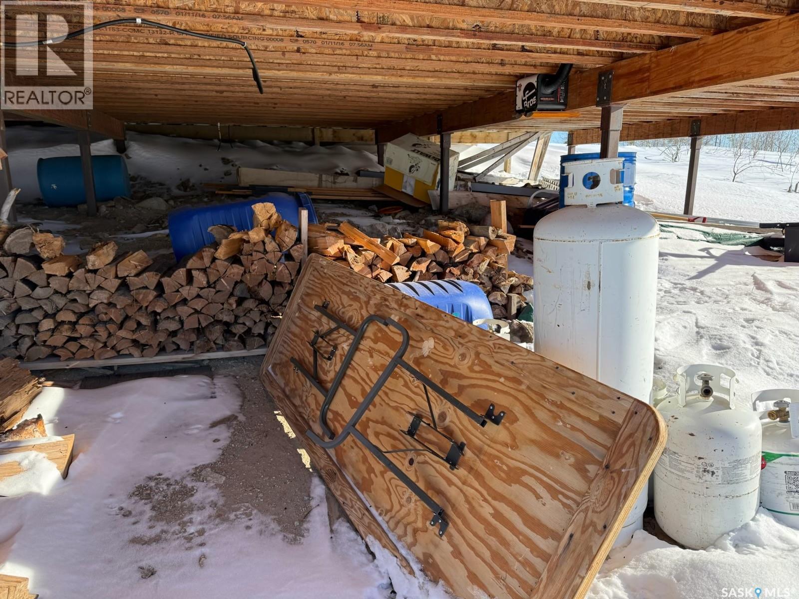 CABIN IN REYNOLDS BAY, NEMEIBEN LAKE - 43