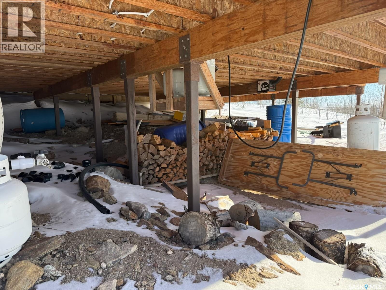 CABIN IN REYNOLDS BAY, NEMEIBEN LAKE - 46