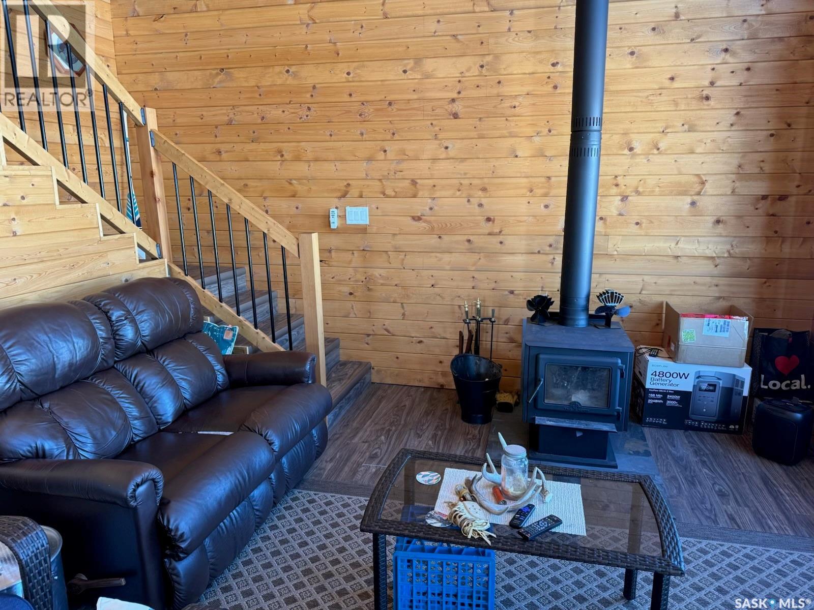 CABIN IN REYNOLDS BAY, NEMEIBEN LAKE - 7