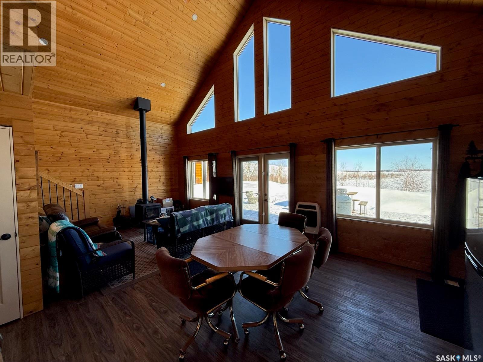 CABIN IN REYNOLDS BAY, NEMEIBEN LAKE - 9