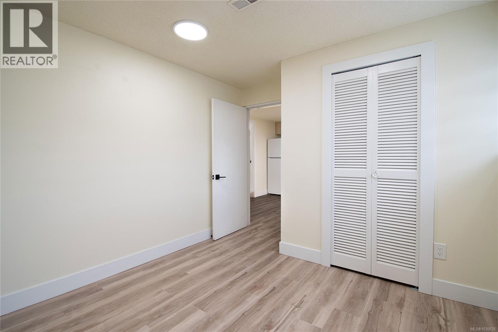 1579 Kenmore Rd - 16