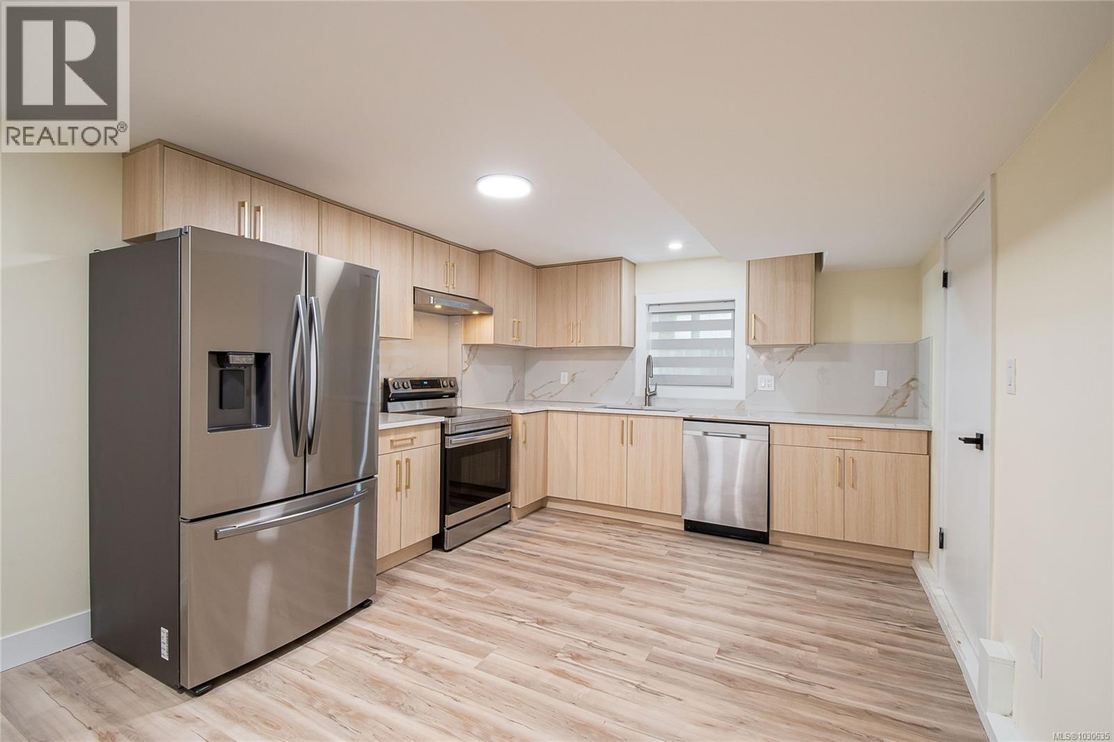1579 Kenmore Rd - 17