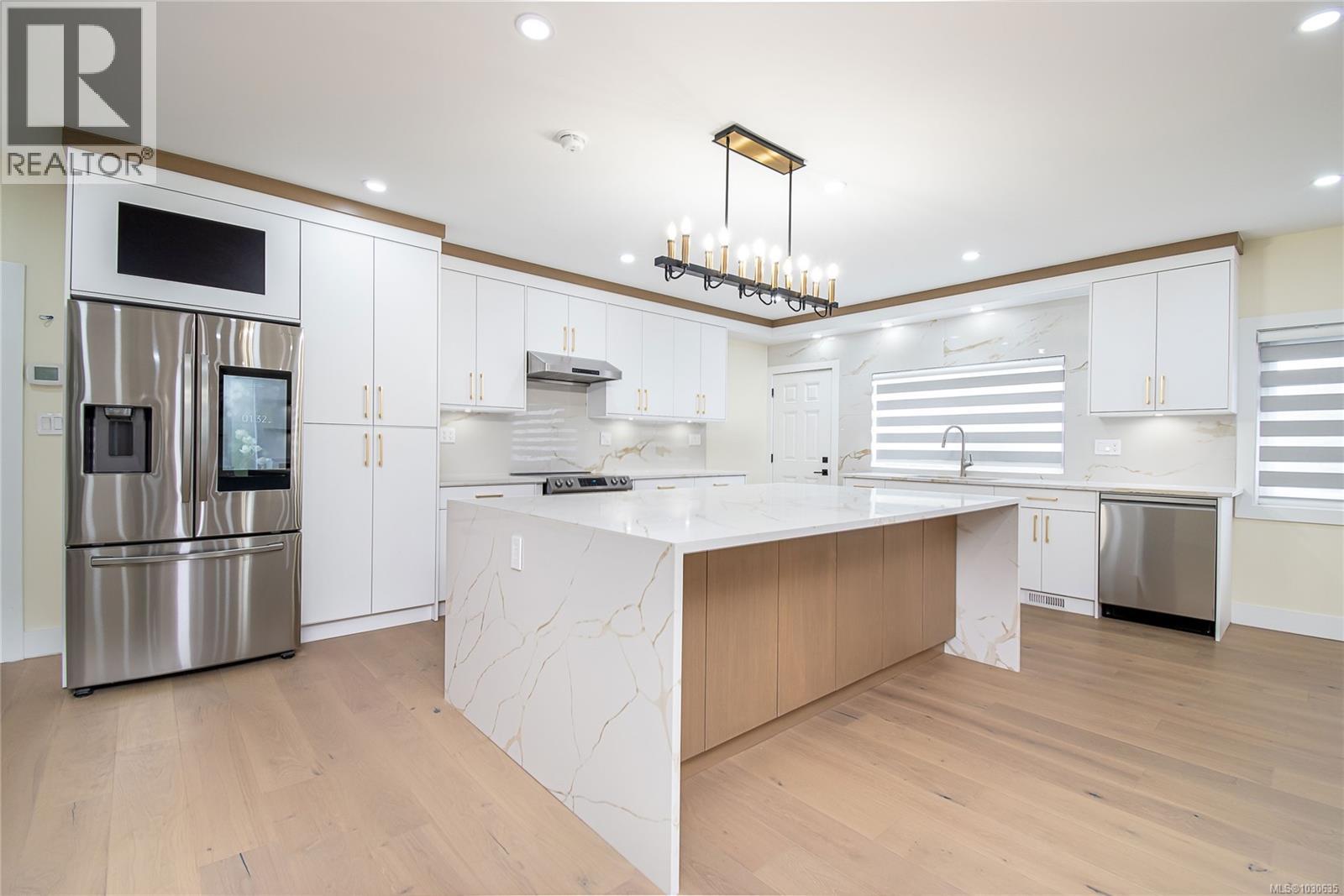 1579 Kenmore Rd - 2