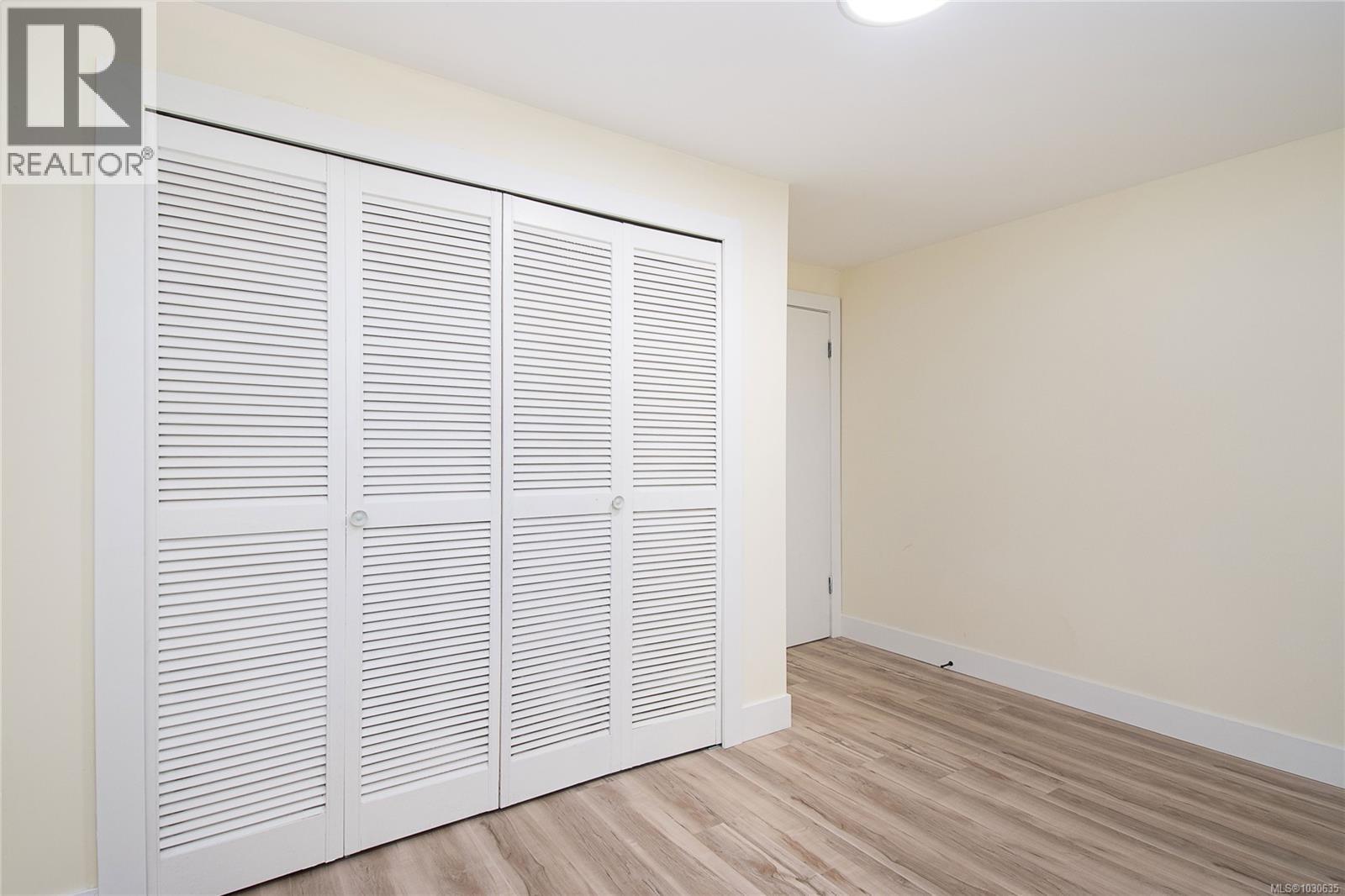 1579 Kenmore Rd - 23