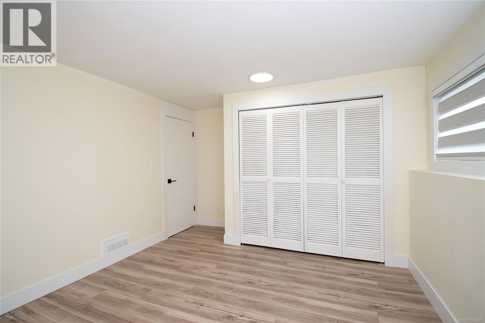 1579 KENMORE RD - 24