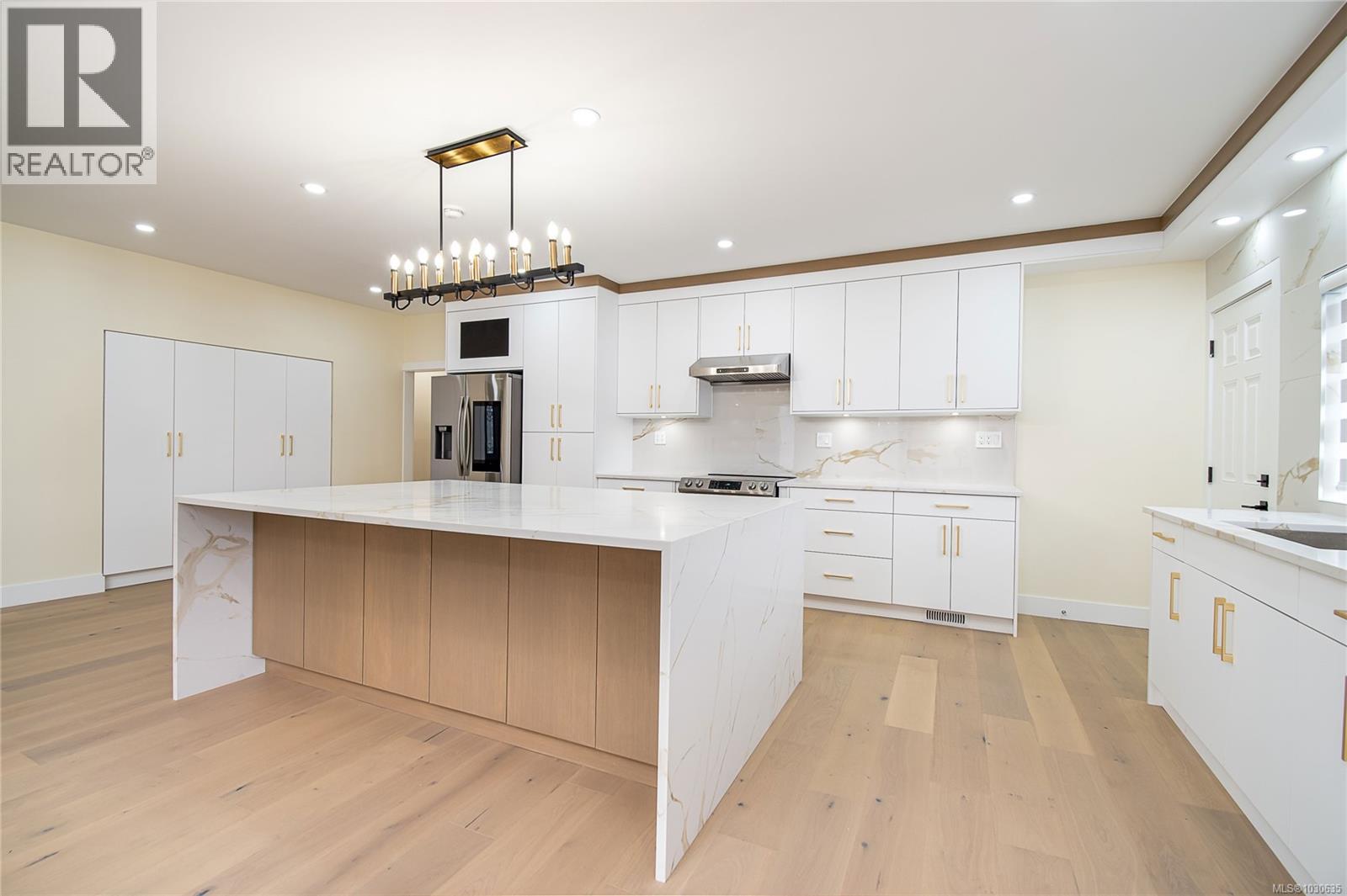 1579 Kenmore Rd - 3