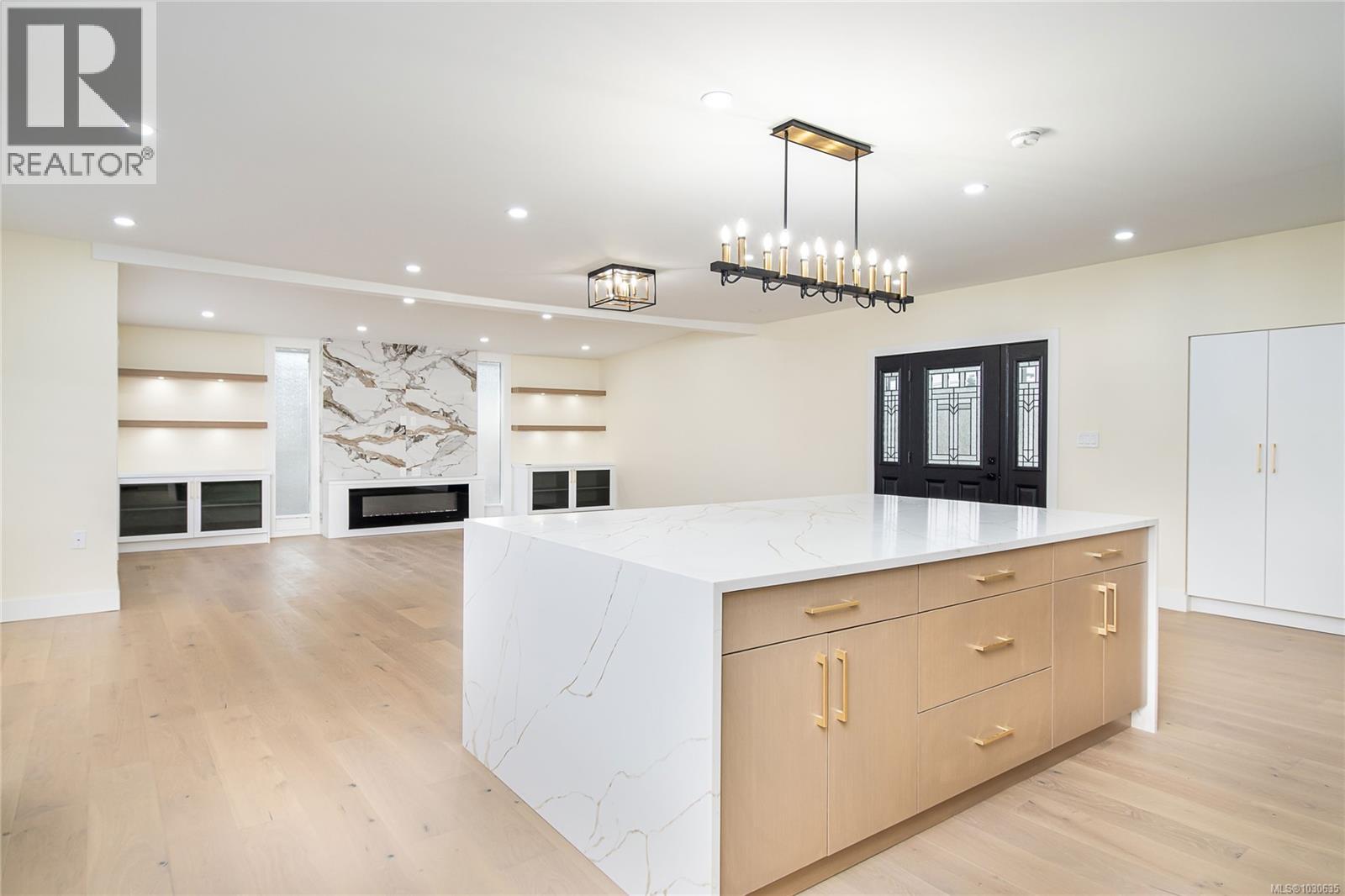 1579 Kenmore Rd - 4