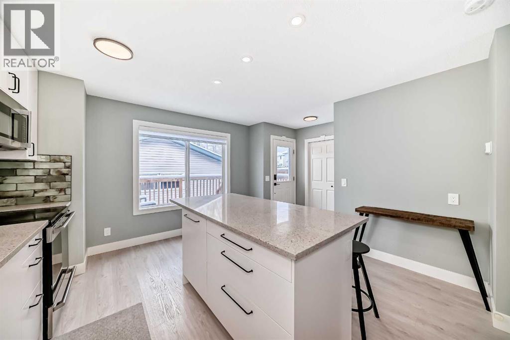 Single Family House for Sale in  Arbour Lake Road NW Arbour Lake Calgary 