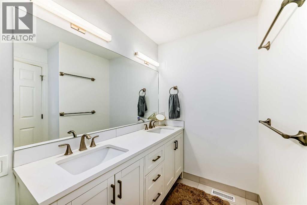 Single Family House for Sale in  Arbour Lake Road NW Arbour Lake Calgary 