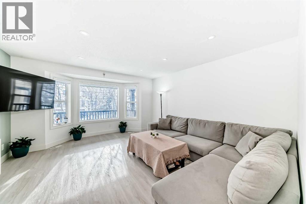 Single Family House for Sale in  Arbour Lake Road NW Arbour Lake Calgary 