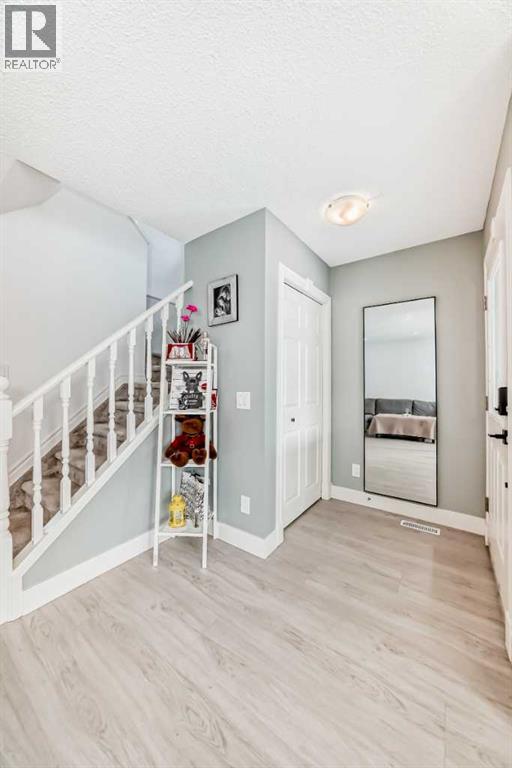 Single Family House for Sale in  Arbour Lake Road NW Arbour Lake Calgary 