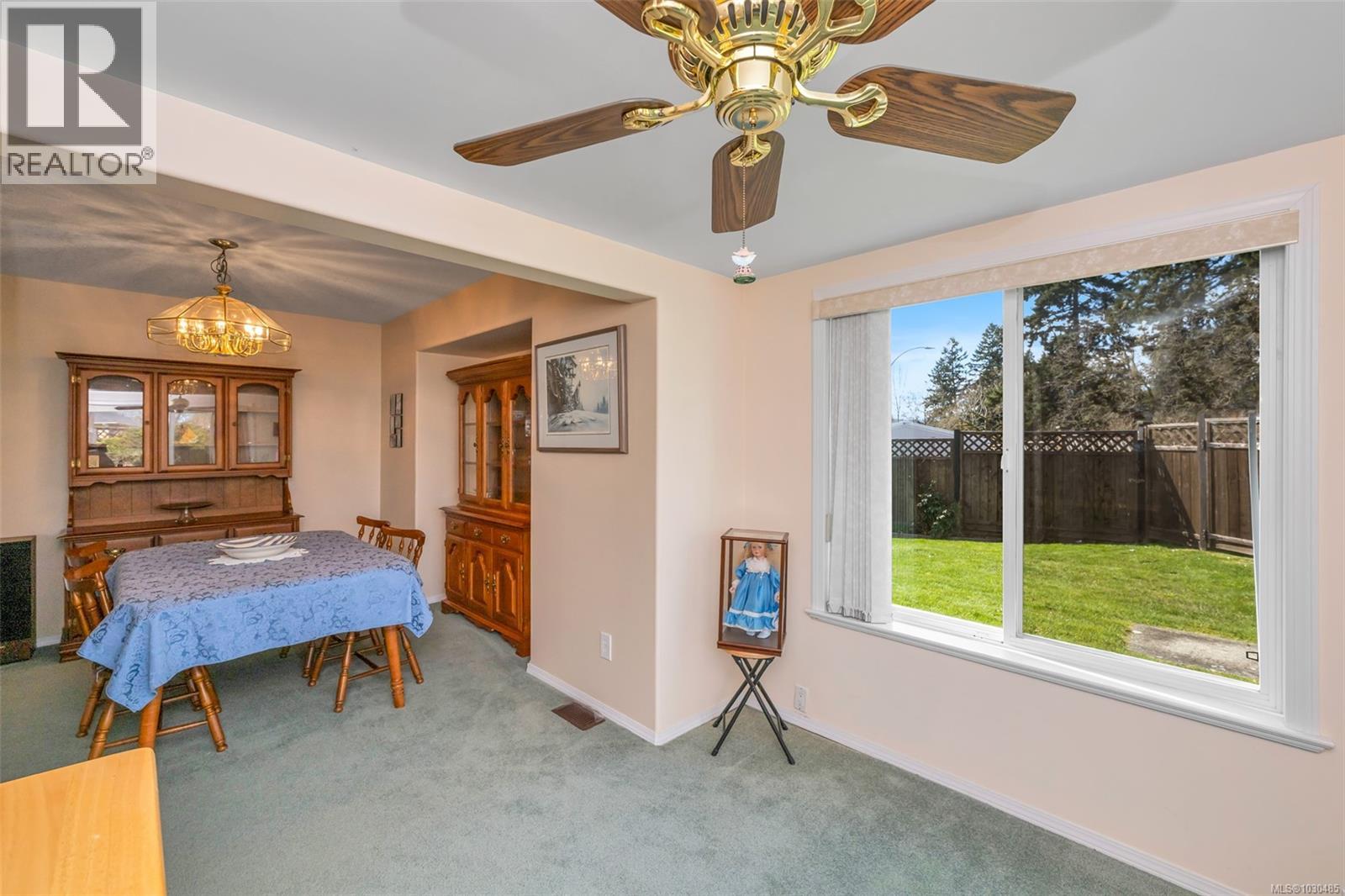 2559 LARKSPUR DR - 24