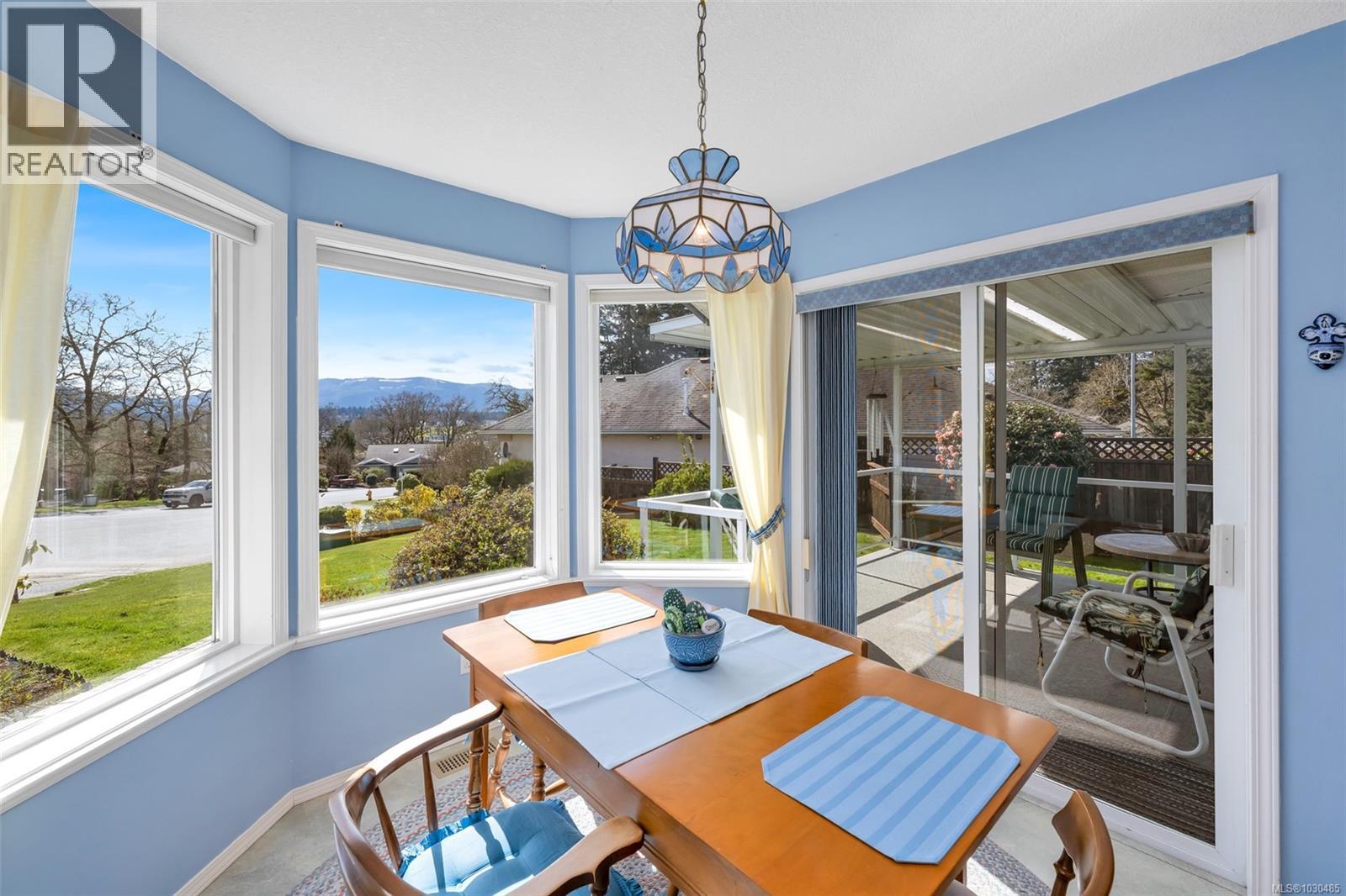 2559 LARKSPUR DR - 18