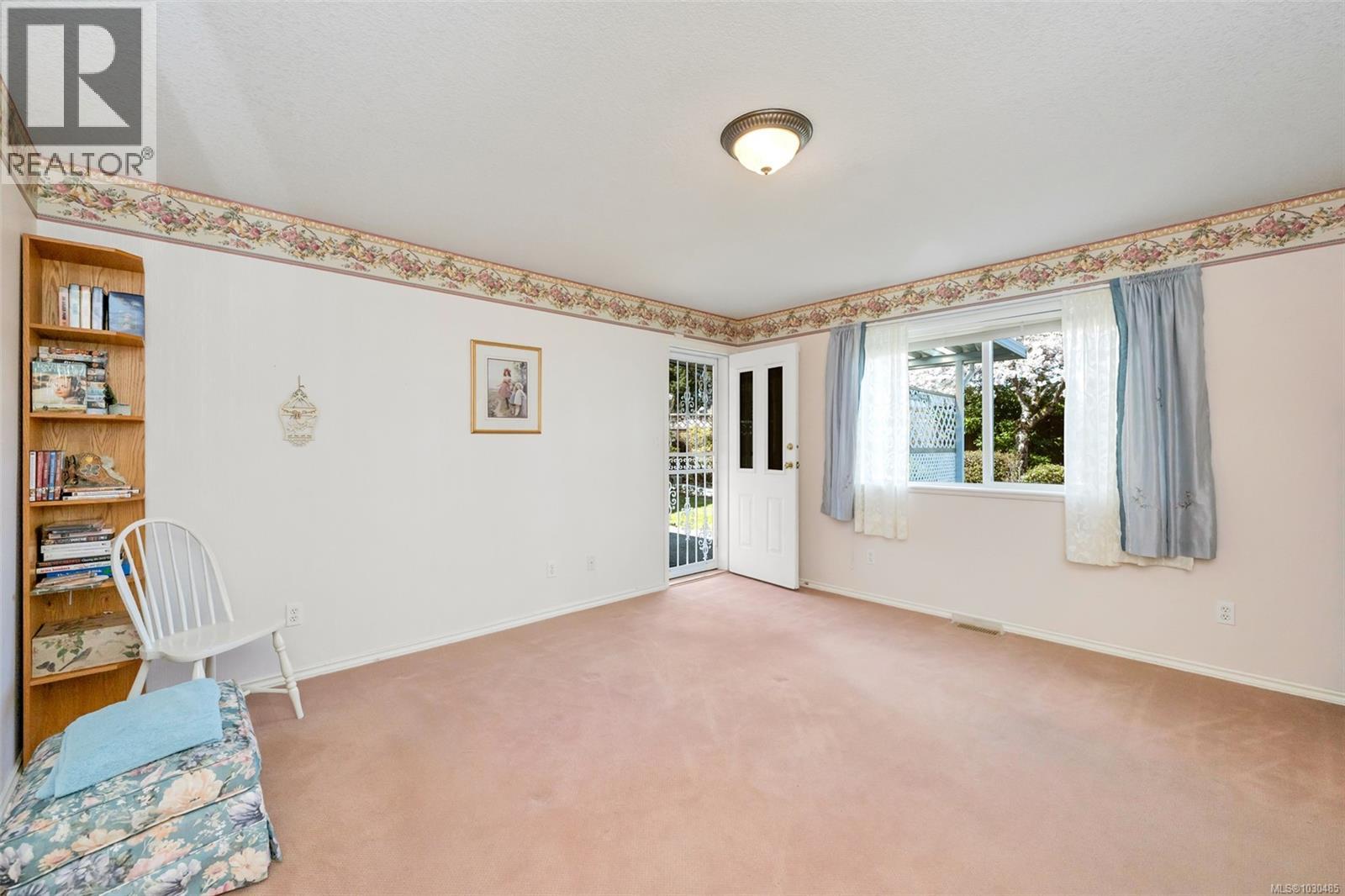 2559 LARKSPUR DR - 32