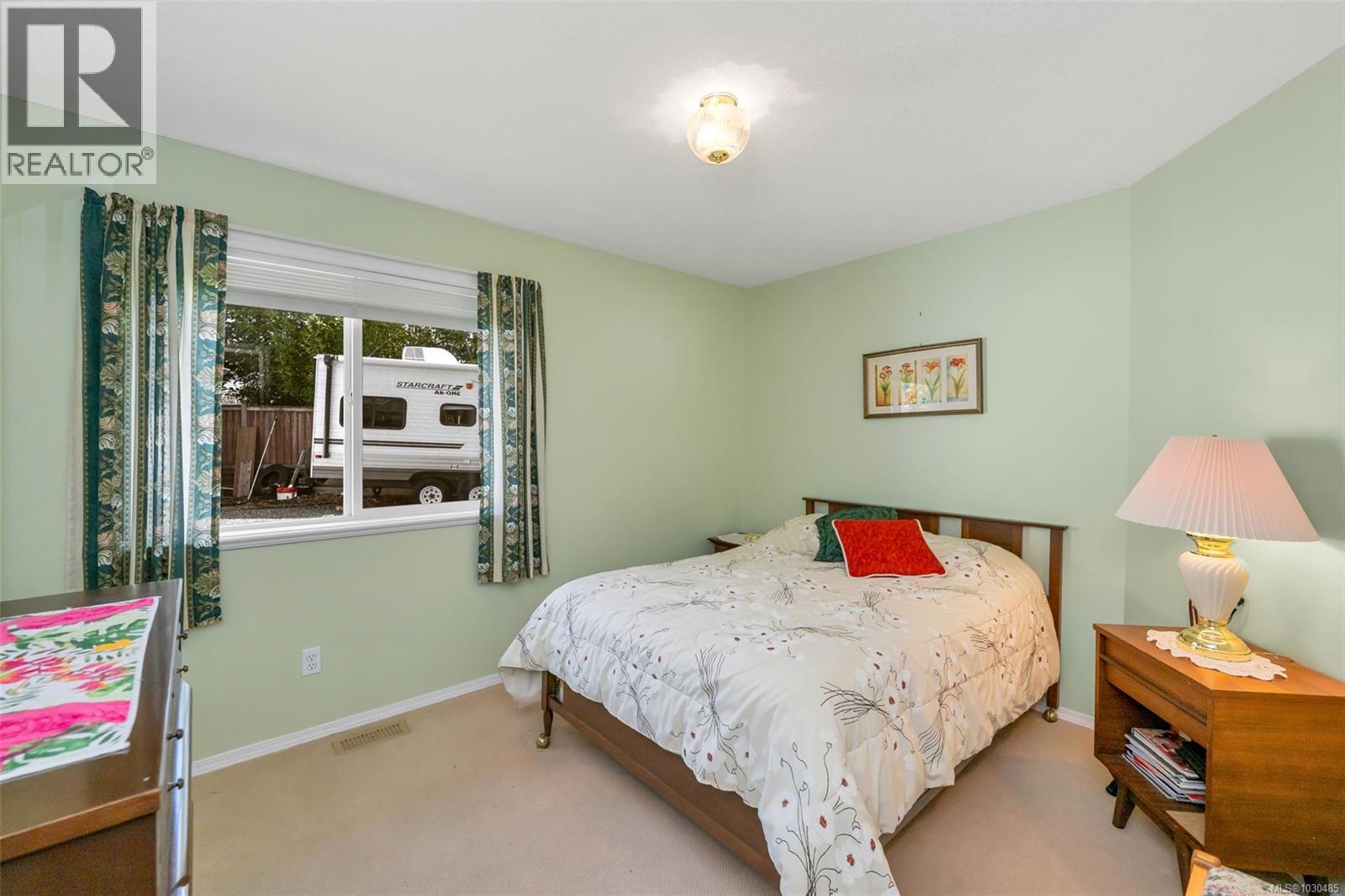 2559 LARKSPUR DR - 36