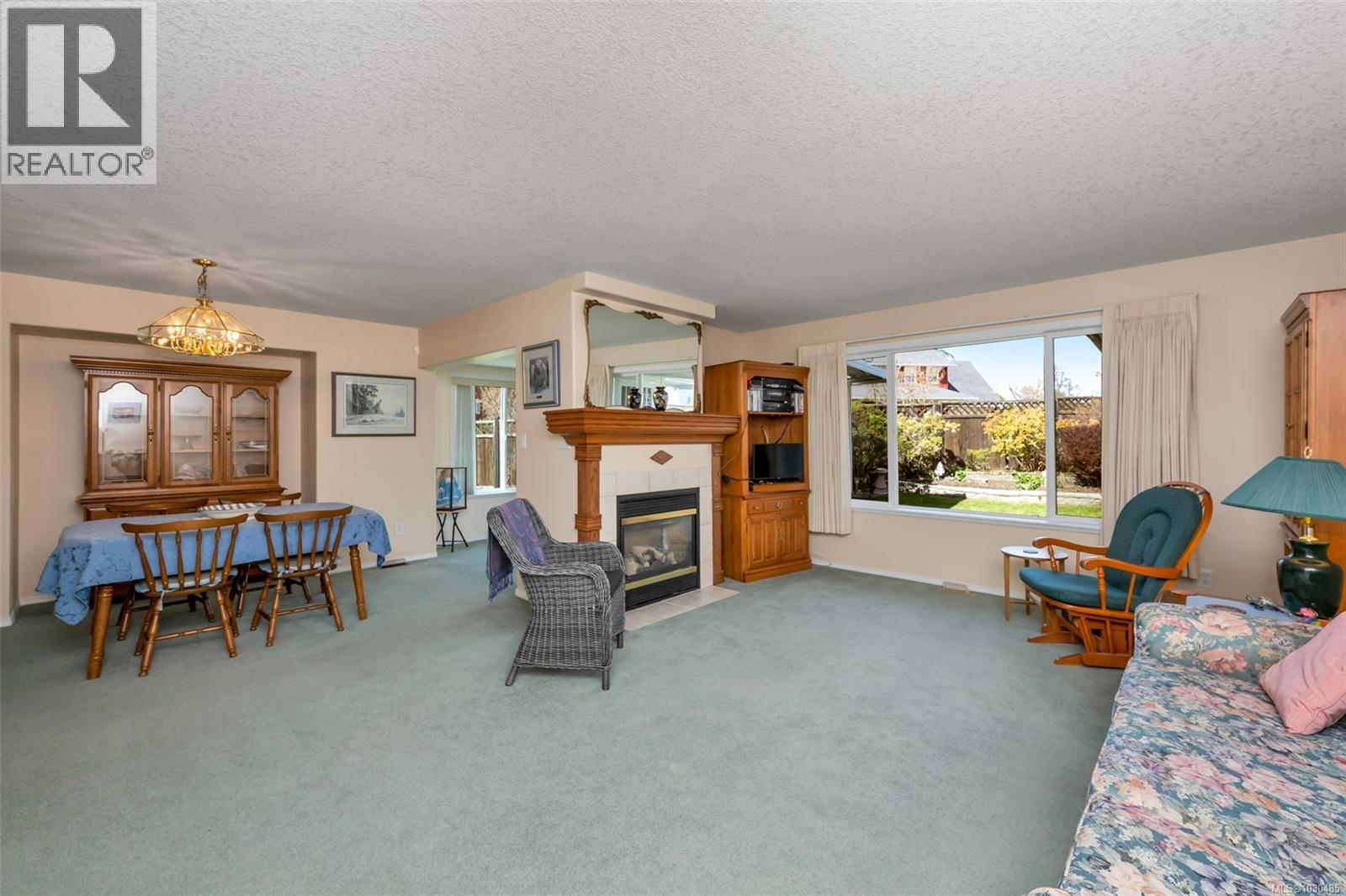 2559 LARKSPUR DR - 30