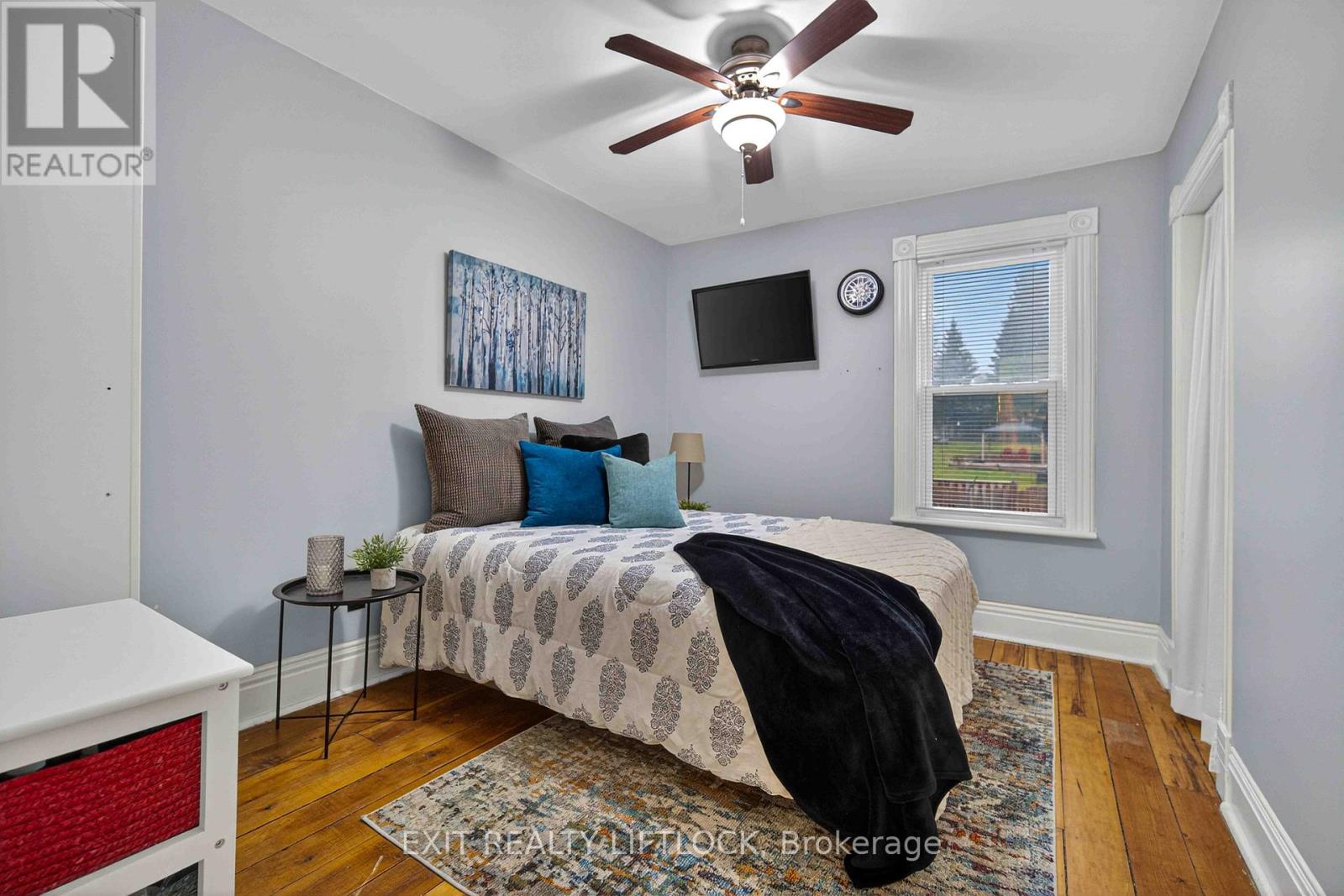2464 QUEEN MARY STREET - 26