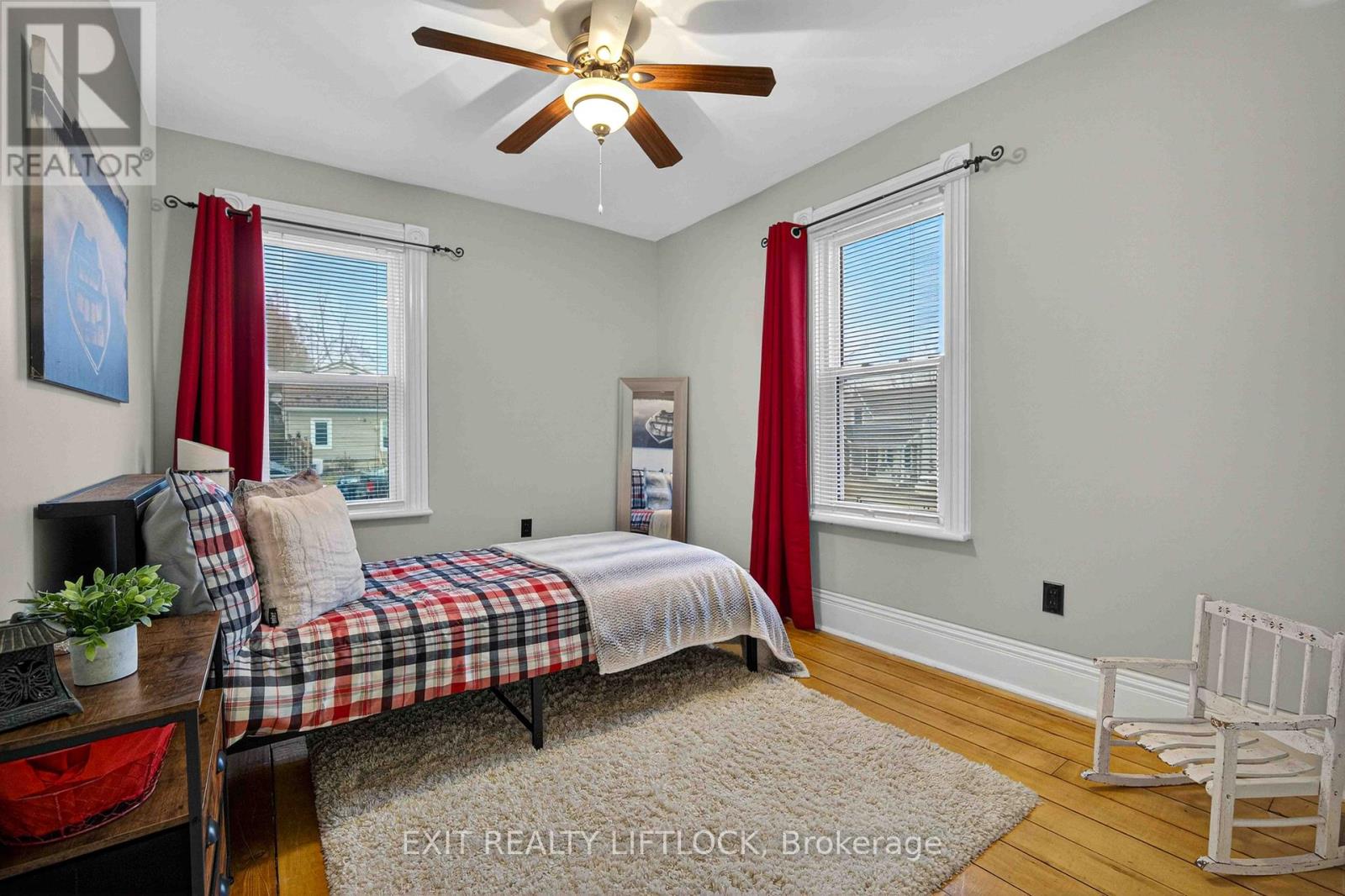 2464 QUEEN MARY STREET - 27