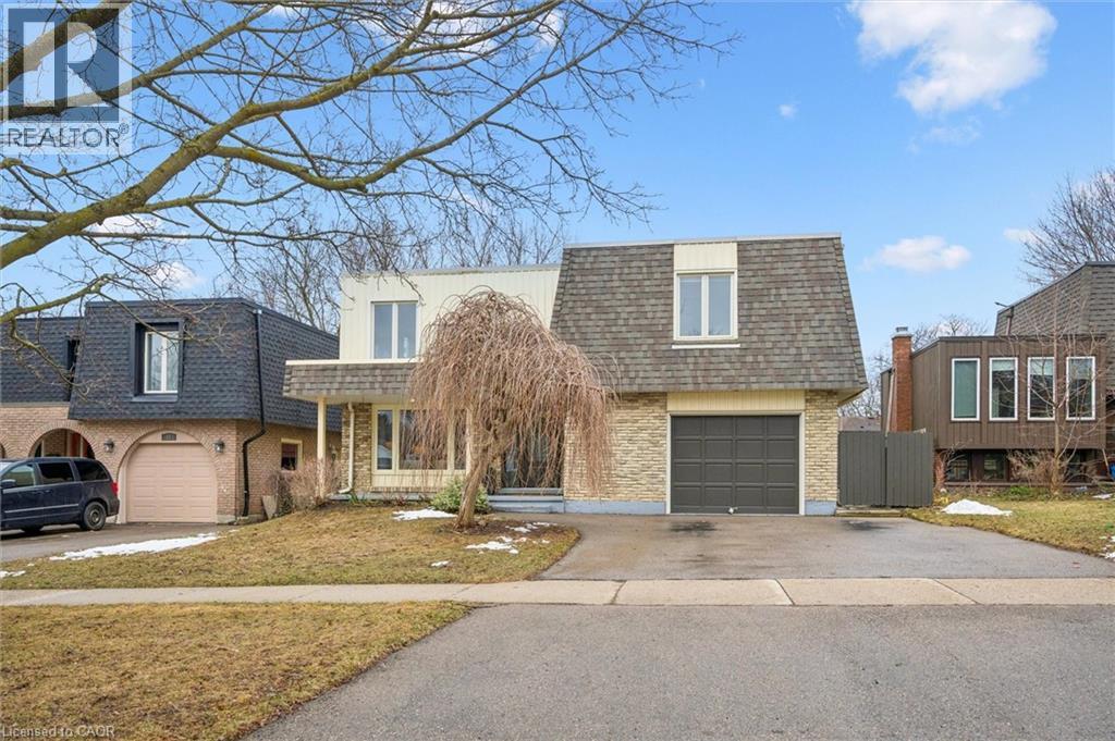 93 GRAND RIVER Boulevard