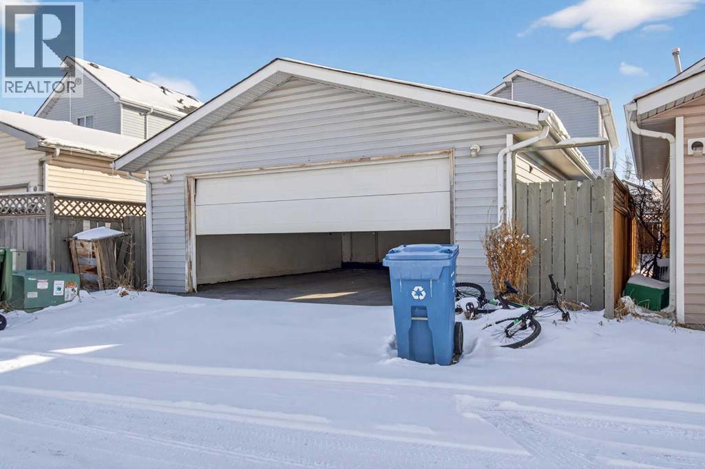 Single Family House for Sale in  Fresno Place NE Monterey Park Calgary 