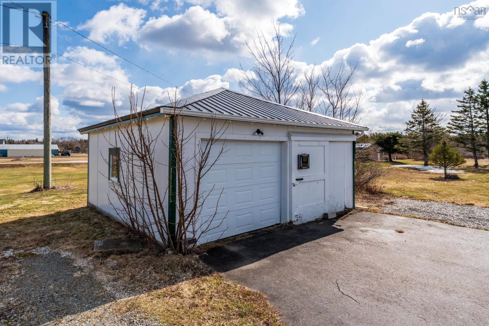 Property 8 of 45 of 3654 Highway 1